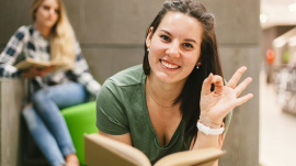 Destacan mujeres en el aprendizaje del Idioma Ingles